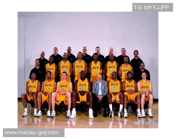 2010年NBA季后赛经典对决马刺与湖人争锋相对的传奇时刻回顾