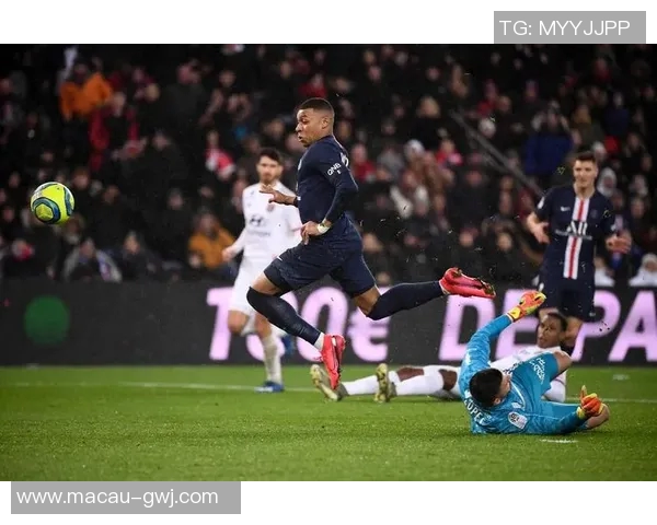 里昂与亚眠的精彩对决全景回顾与战术分析